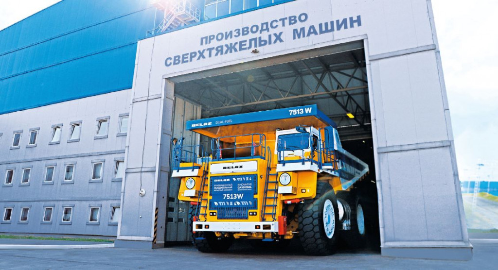 БЕЛАЗ 7513W выезд.jpg
